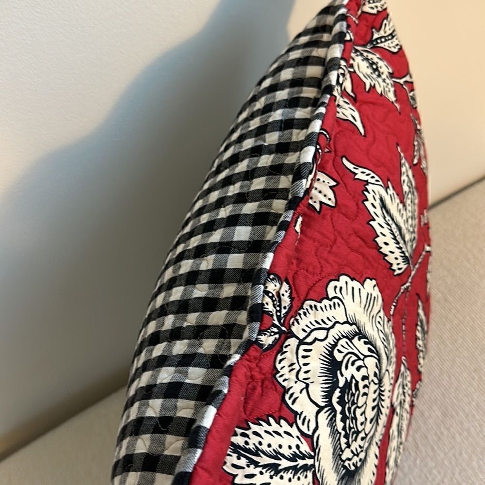 Pillow & Throw Decor Bundle - Picture 4 of 9
